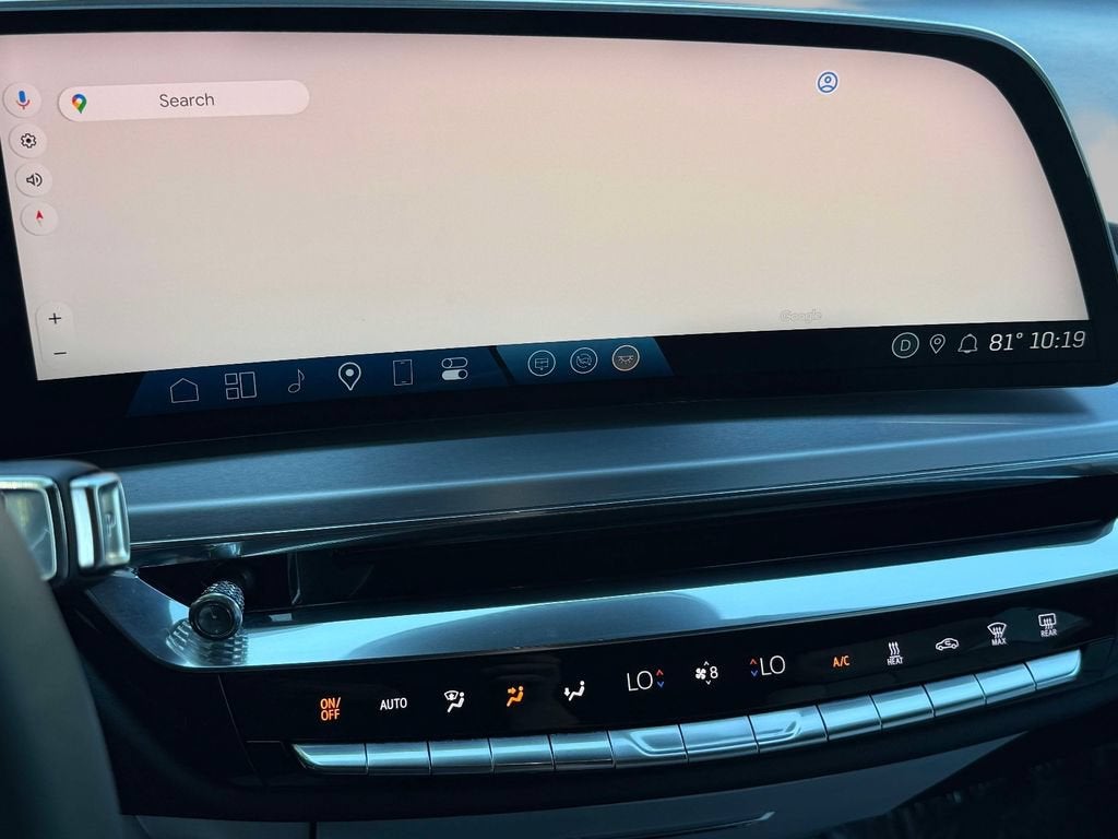 2024 Cadillac LYRIQ Luxury 2