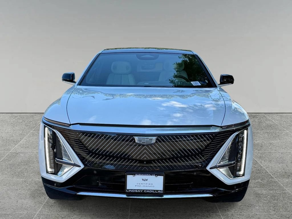 2024 Cadillac LYRIQ Luxury 2