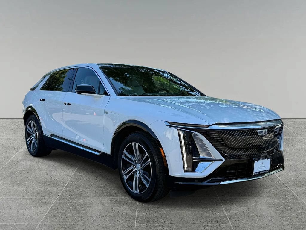 2024 Cadillac LYRIQ Luxury 2