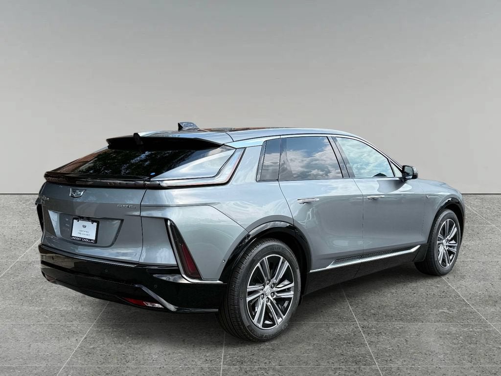 2024 Cadillac LYRIQ Luxury 2
