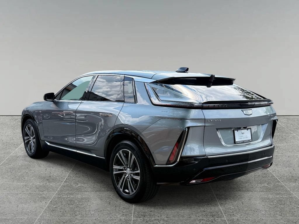 2024 Cadillac LYRIQ Luxury 2