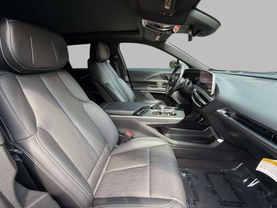 2024 Cadillac LYRIQ Luxury 2