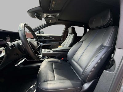 2024 Cadillac LYRIQ Luxury 2