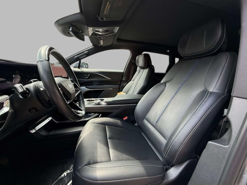 2024 Cadillac LYRIQ Luxury 2