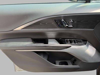 2024 Cadillac LYRIQ Luxury 2