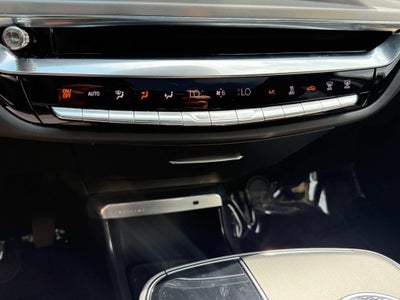 2024 Cadillac LYRIQ Luxury 2