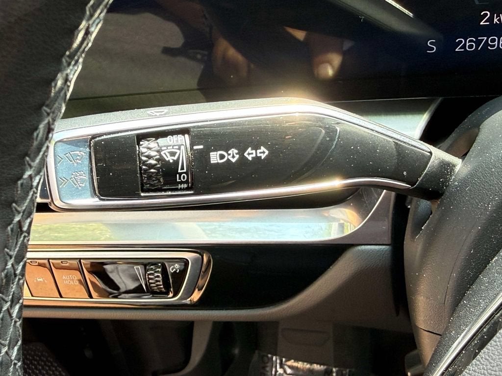 2024 Cadillac LYRIQ Luxury 2