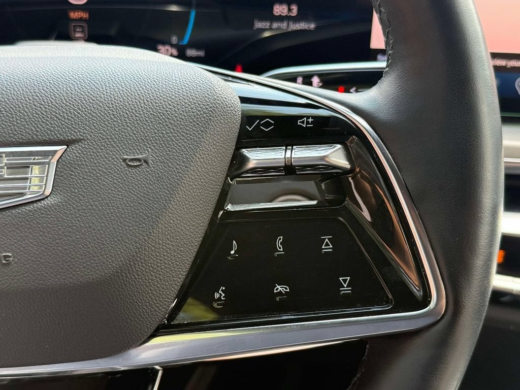 2024 Cadillac LYRIQ Luxury 2