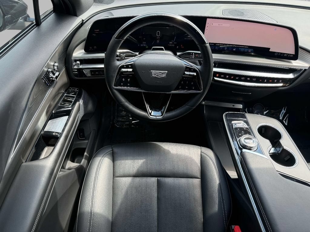 2024 Cadillac LYRIQ Luxury 2
