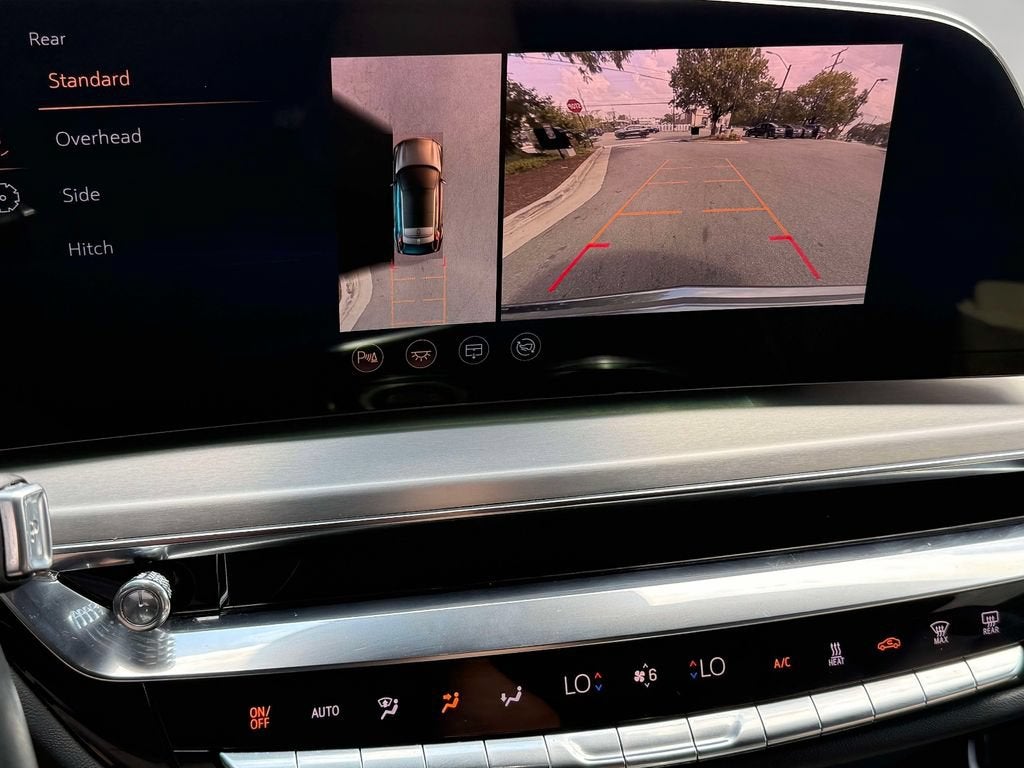 2024 Cadillac LYRIQ Luxury 2
