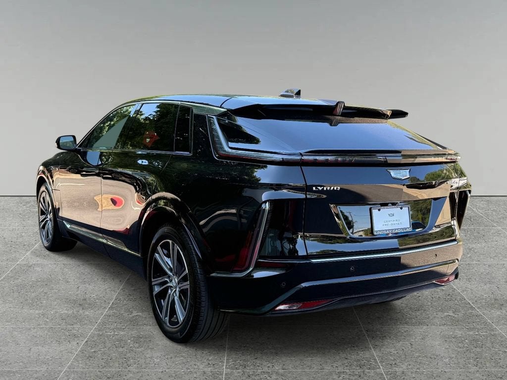 2024 Cadillac LYRIQ Luxury 2