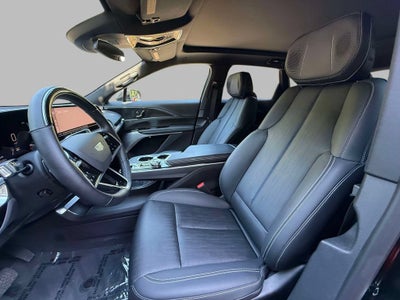 2024 Cadillac LYRIQ Luxury 2