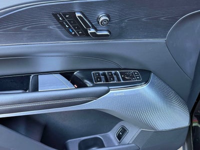 2024 Cadillac LYRIQ Luxury 2