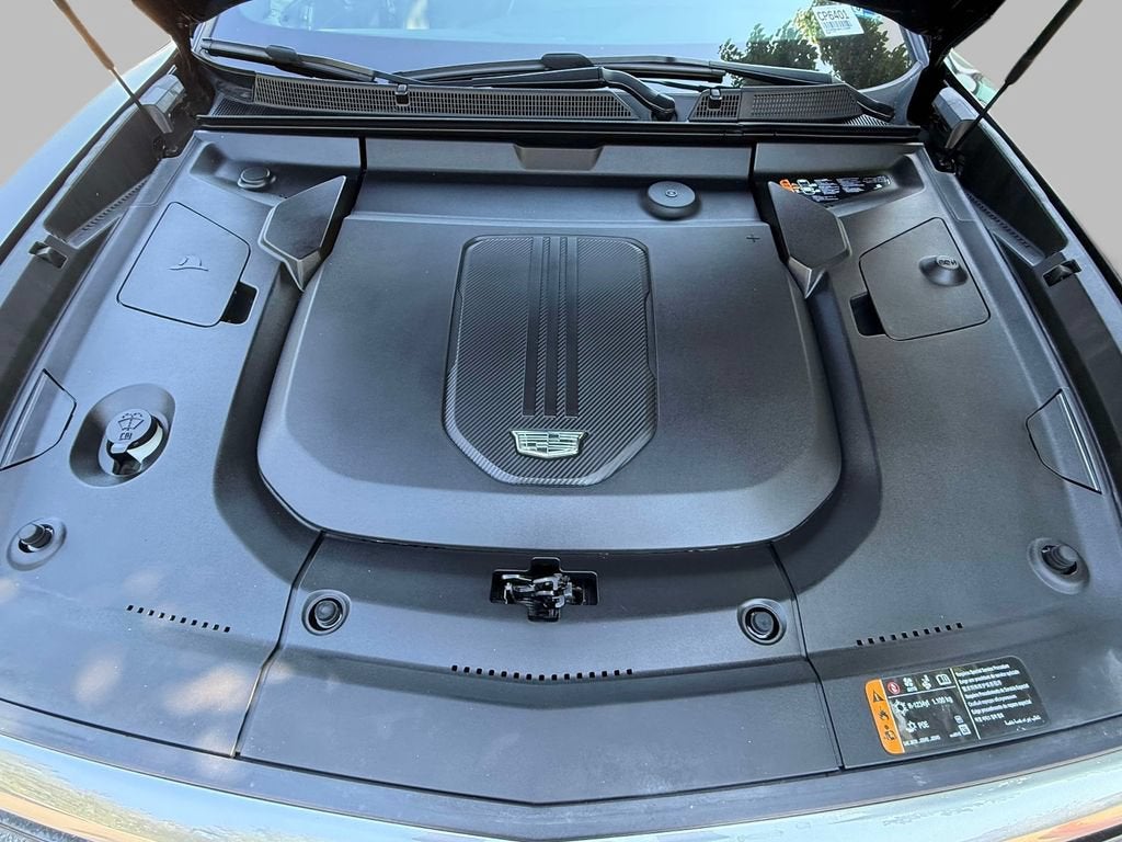 2024 Cadillac LYRIQ Luxury 2