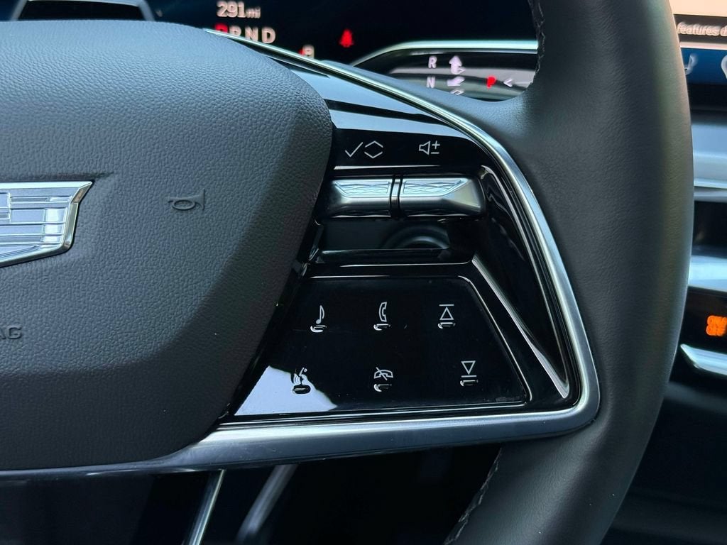 2024 Cadillac LYRIQ Luxury 2
