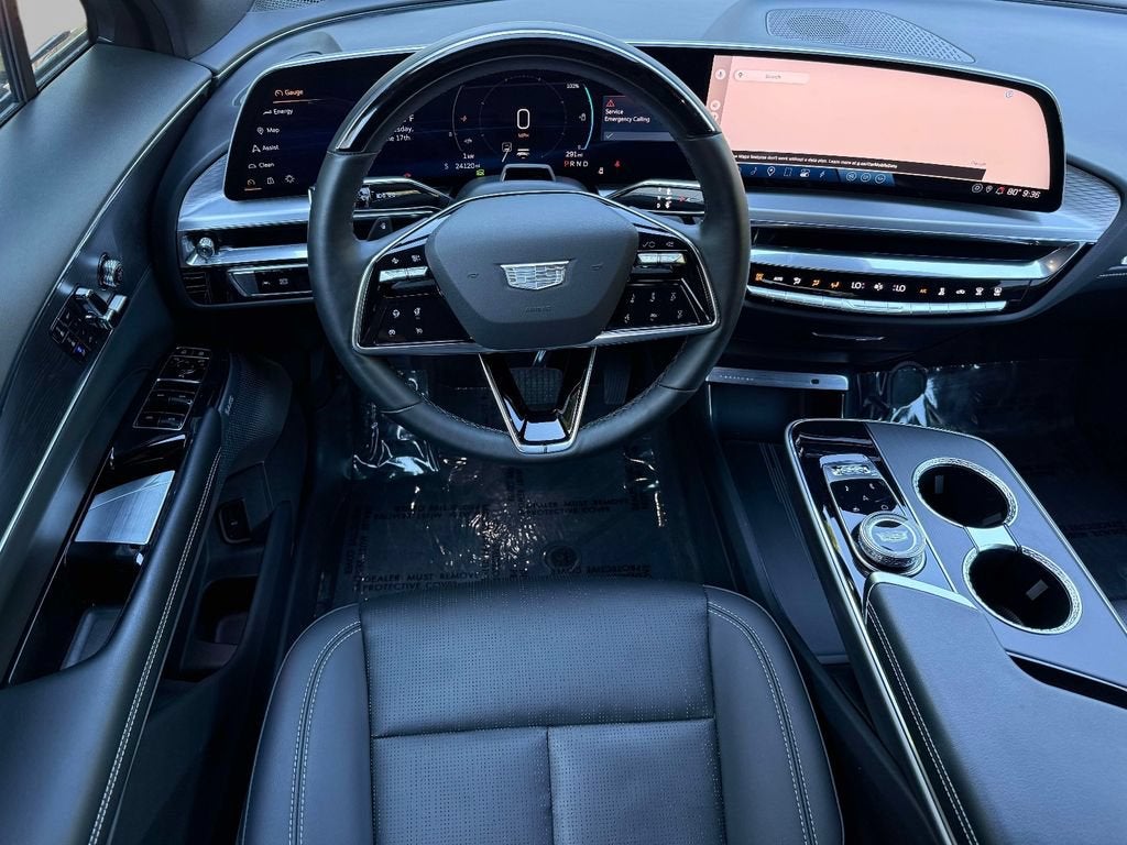 2024 Cadillac LYRIQ Luxury 2