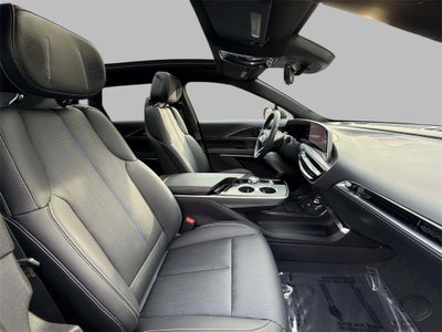 2024 Cadillac LYRIQ Luxury 3