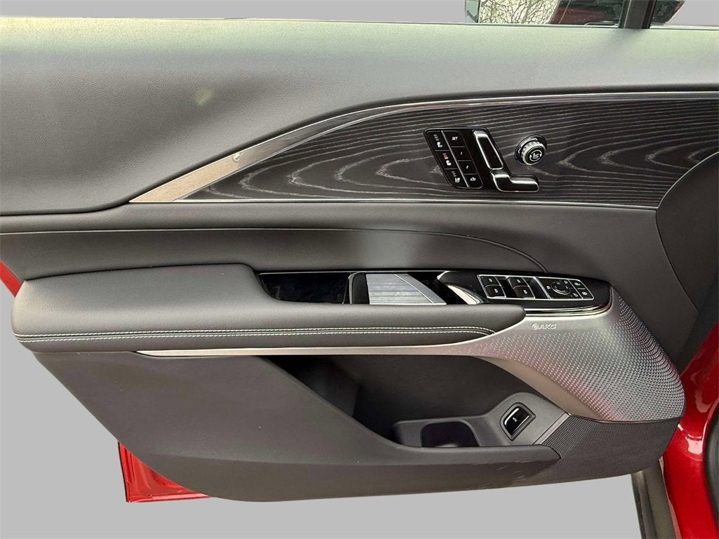 2024 Cadillac LYRIQ Luxury 3