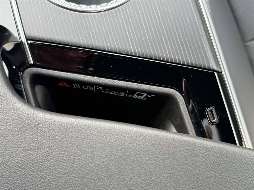 2024 Cadillac LYRIQ Luxury 3