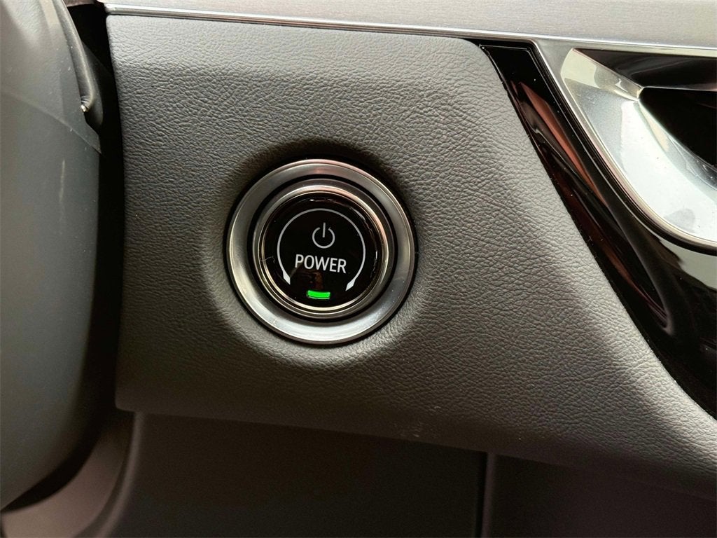 2024 Cadillac LYRIQ Luxury 3