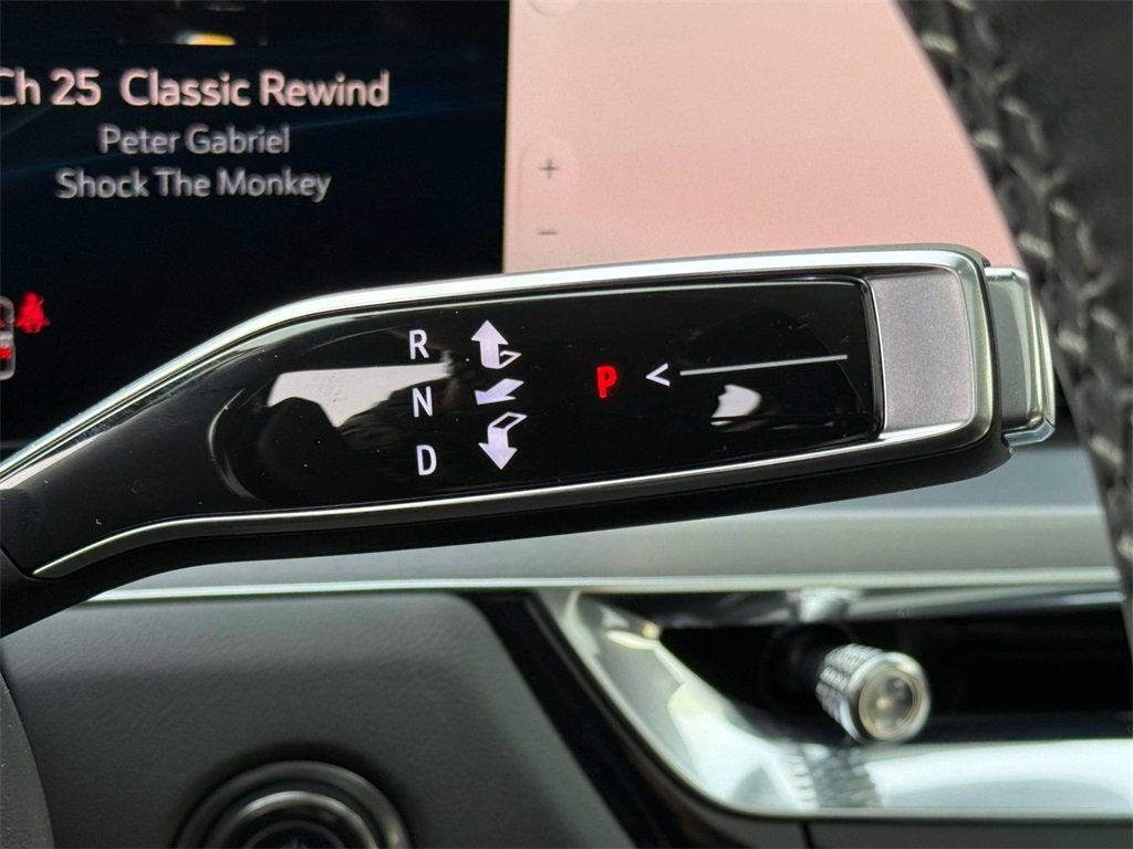 2024 Cadillac LYRIQ Luxury 3