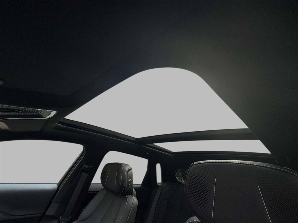 2024 Cadillac LYRIQ Luxury 3