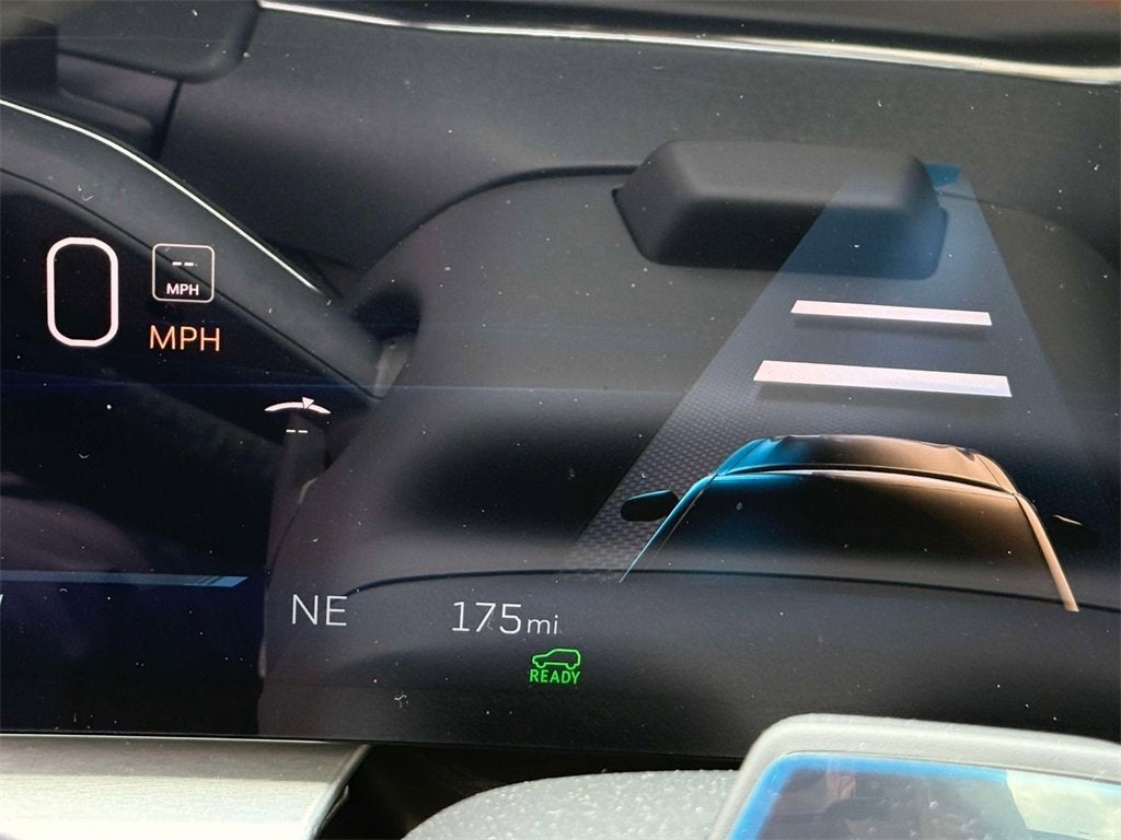 2024 Cadillac LYRIQ Luxury 3