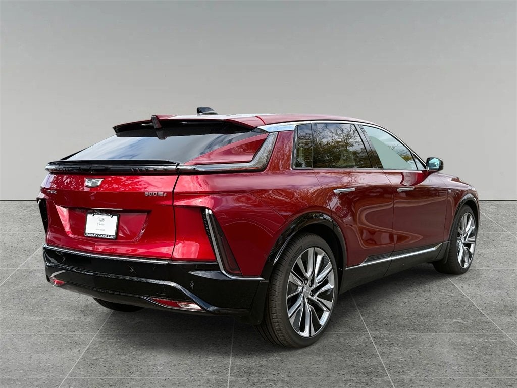 2024 Cadillac LYRIQ Luxury 3