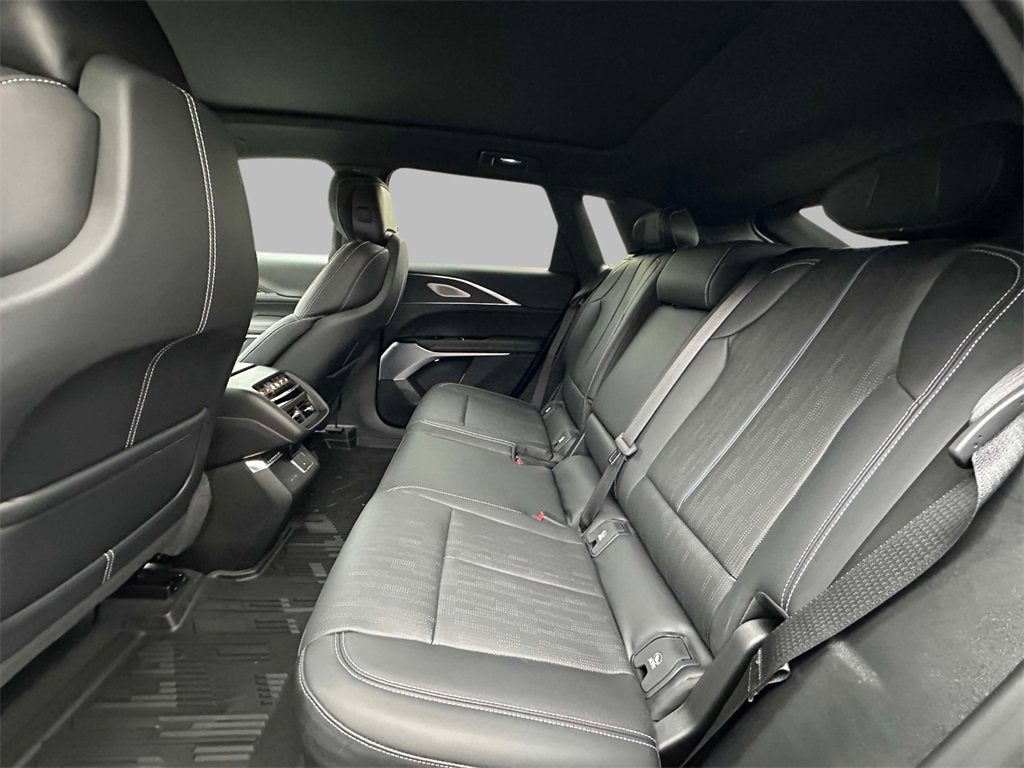 2024 Cadillac LYRIQ Luxury 3