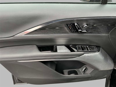 2024 Cadillac LYRIQ Luxury 3