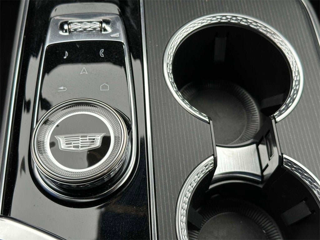 2024 Cadillac LYRIQ Luxury 3