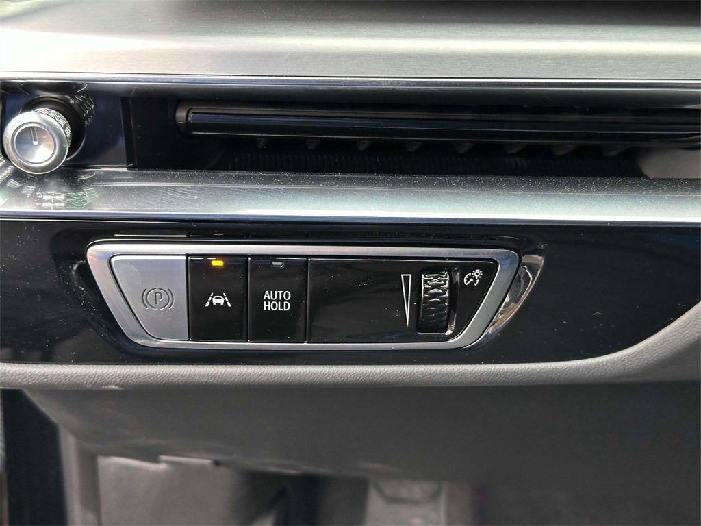 2024 Cadillac LYRIQ Luxury 3