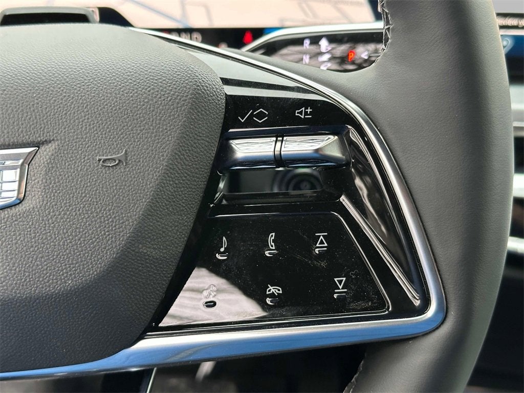 2024 Cadillac LYRIQ Luxury 3