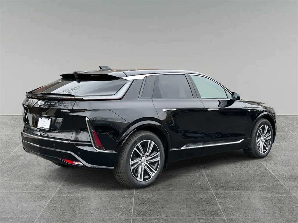 2024 Cadillac LYRIQ Luxury 3