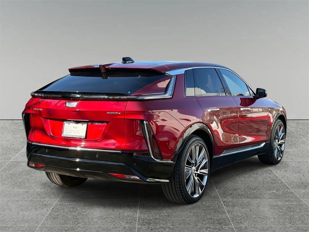 2024 Cadillac LYRIQ Luxury 3