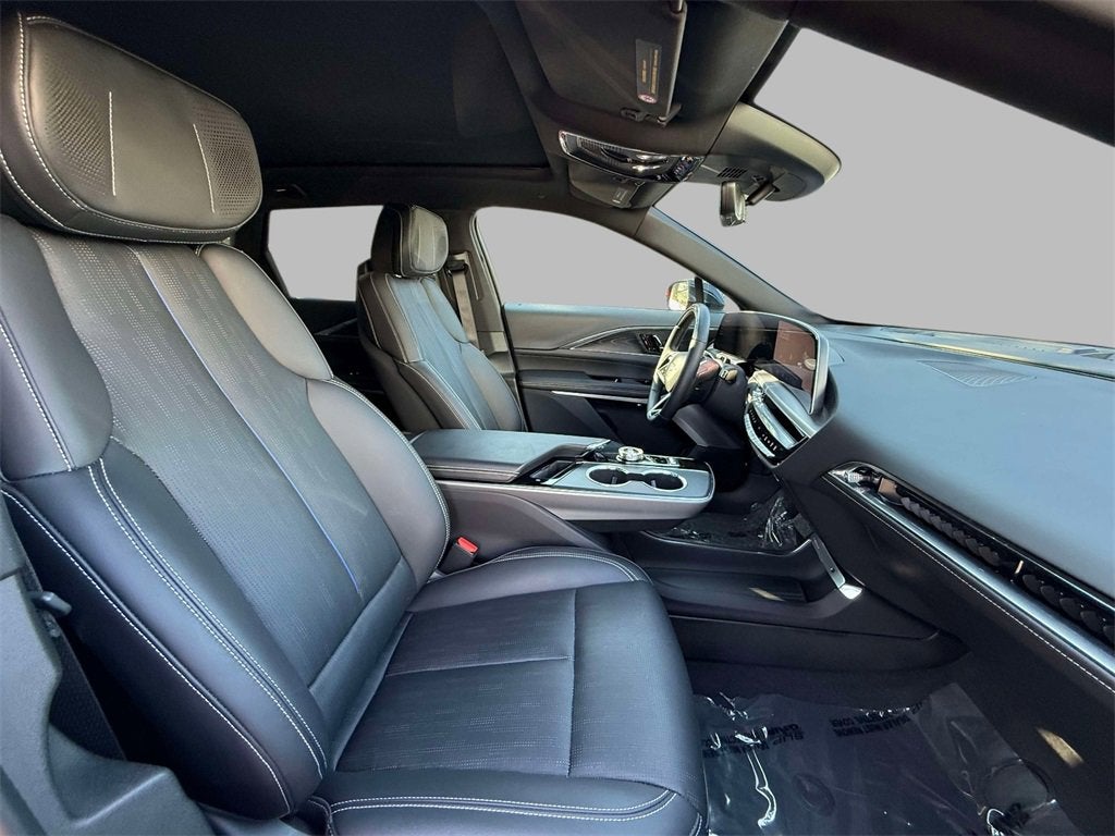 2024 Cadillac LYRIQ Luxury 3