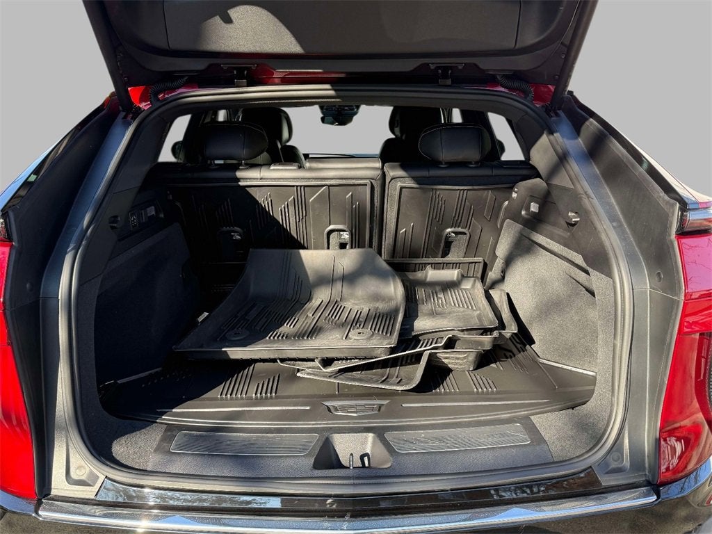 2024 Cadillac LYRIQ Luxury 3