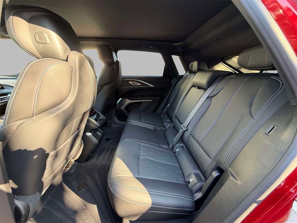 2024 Cadillac LYRIQ Luxury 3