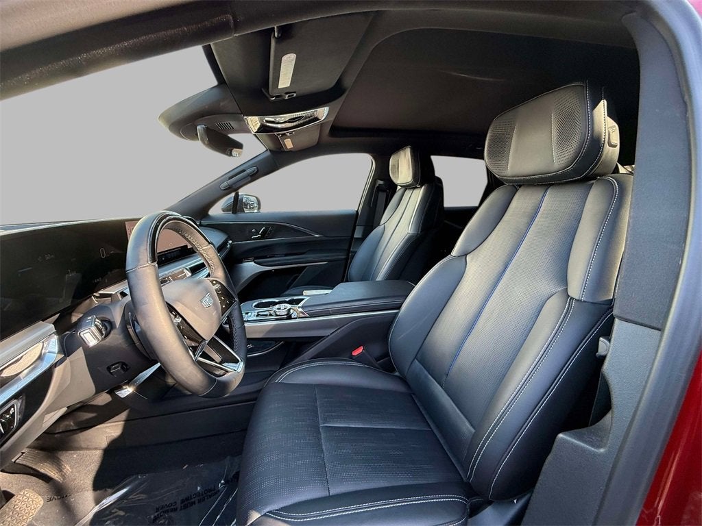 2024 Cadillac LYRIQ Luxury 3