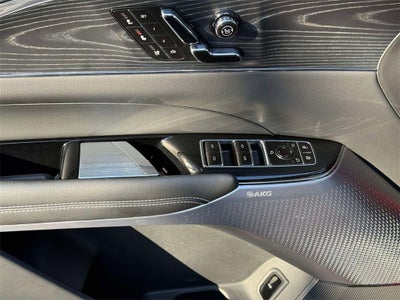 2024 Cadillac LYRIQ Luxury 3