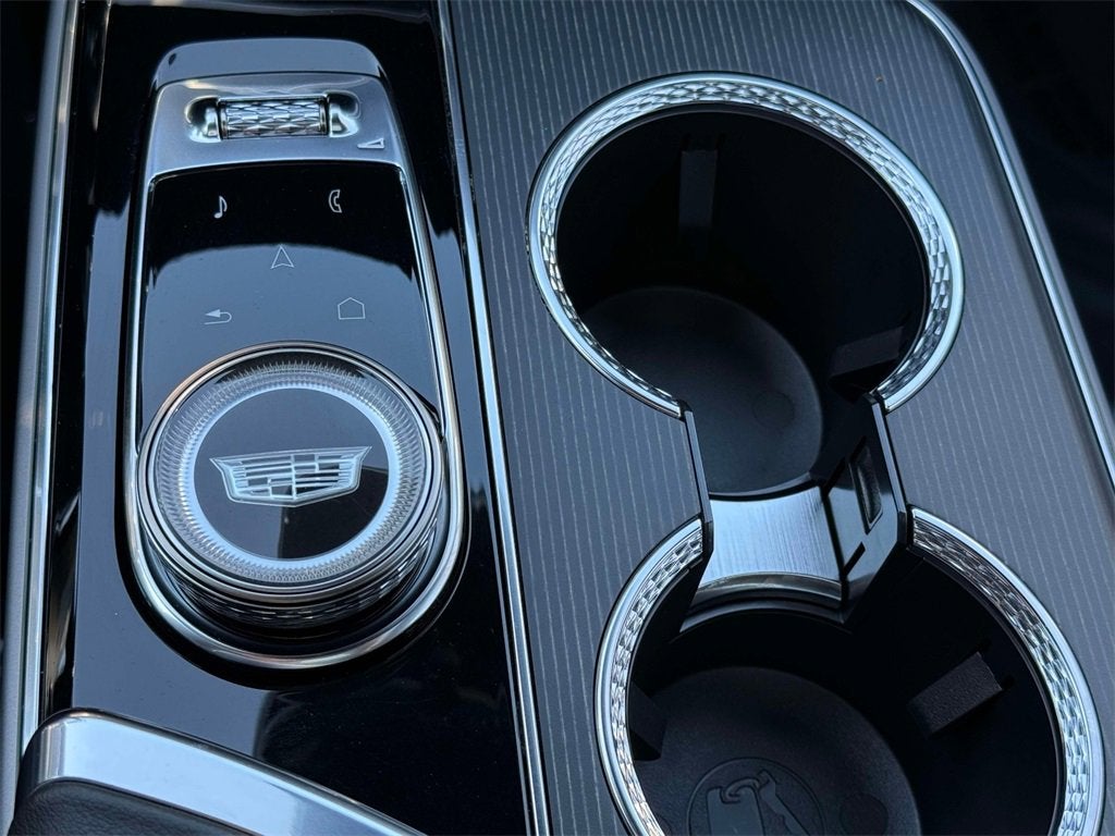 2024 Cadillac LYRIQ Luxury 3