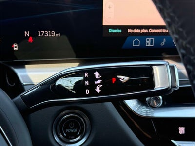 2024 Cadillac LYRIQ Luxury 3