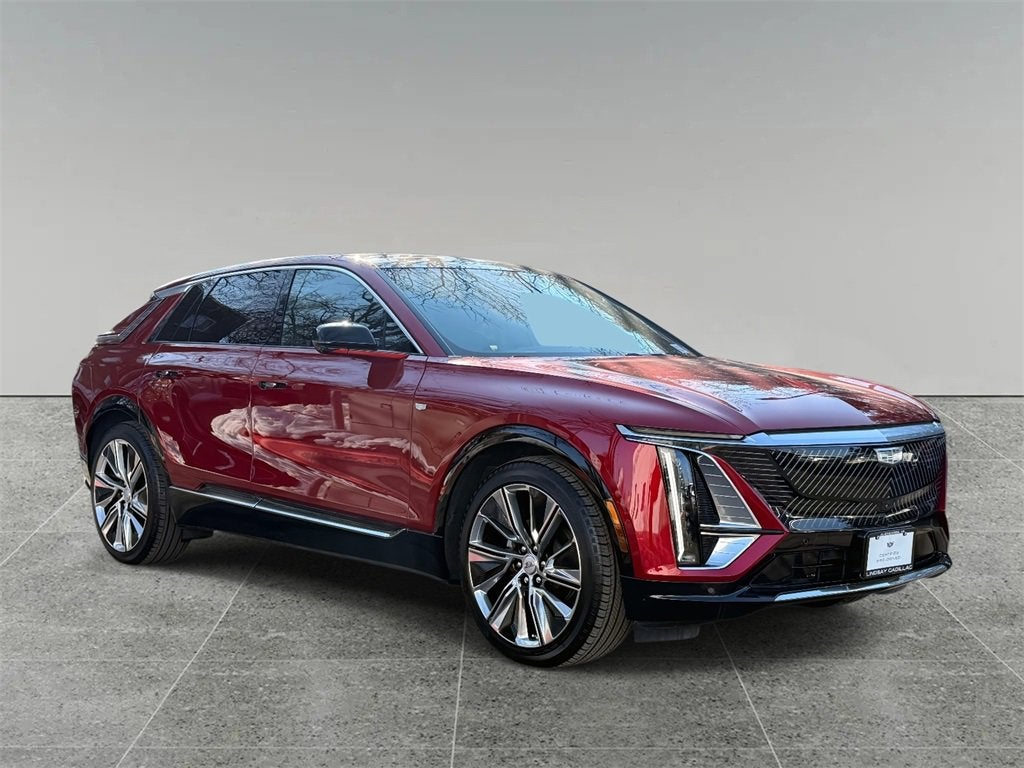 2024 Cadillac LYRIQ Luxury 3