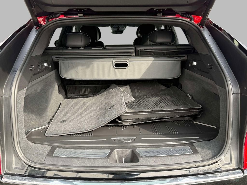 2024 Cadillac LYRIQ Luxury 3