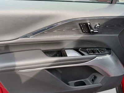 2024 Cadillac LYRIQ Luxury 3