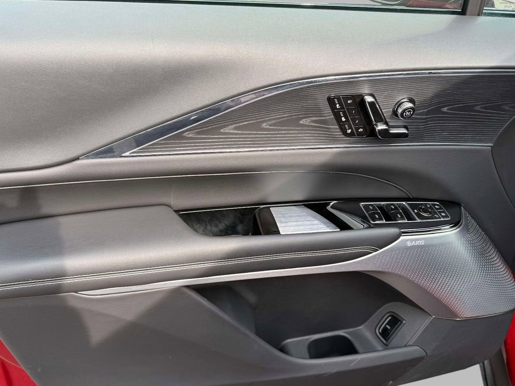 2024 Cadillac LYRIQ Luxury 3