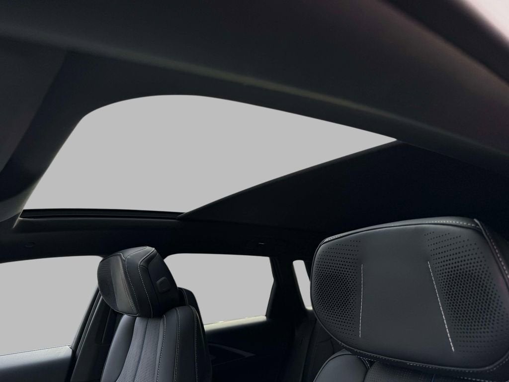 2024 Cadillac LYRIQ Luxury 3