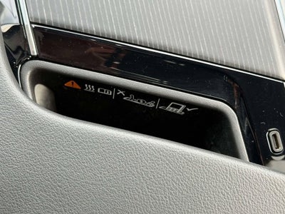 2024 Cadillac LYRIQ Luxury 3