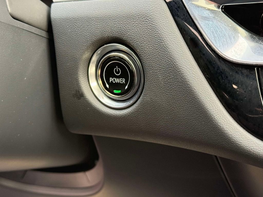 2024 Cadillac LYRIQ Luxury 3