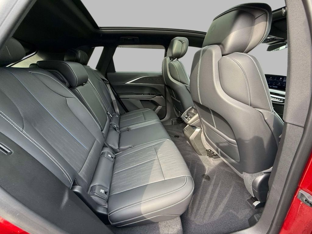 2024 Cadillac LYRIQ Sport 1